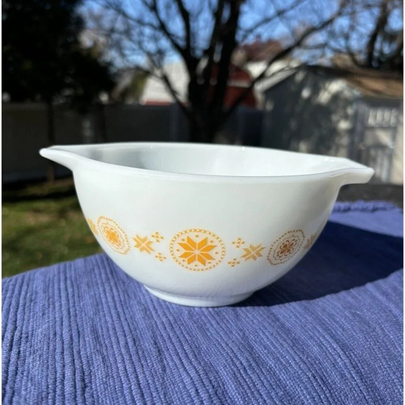 PYREX Other - PYREX Mixing Bowl 1 1/2 Pint 441 Town and Country White Yellow Print